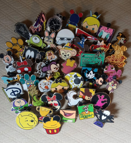 Disney pin trading - lot, 30,