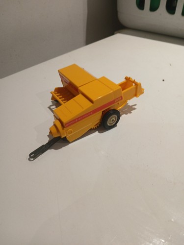 Britains farm toys spares - britains,