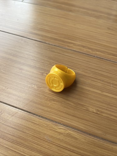 Yellow lantern ring comics - yellow,