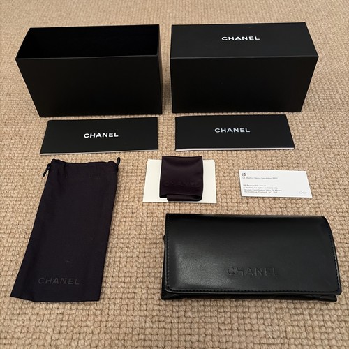 Chanel black quilted leather - quilted,