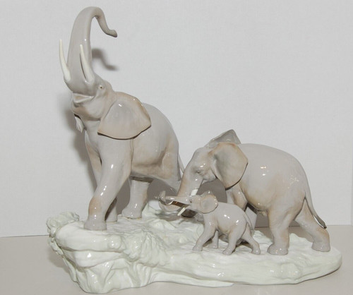Lladro elephants walking - elephants,