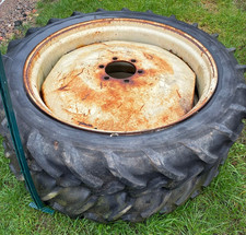 PAIR OF 6 STUD ROW CROP