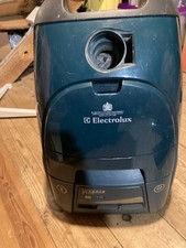 Electrolux Ingenio Model Z2570 1100watt Cylinder Vacuum Cleaner With Hose/tools