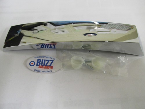 Front mudguard crest - crest, in