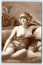 POSTCARD NUDE LADY LACE SHAWL