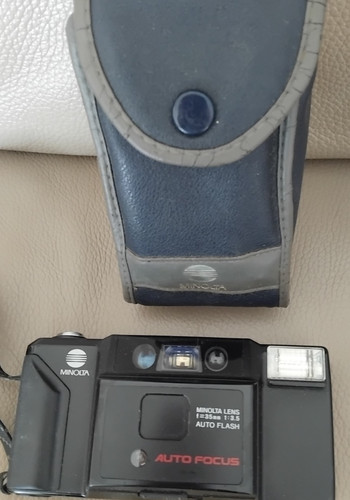 Minolta point shoot - af-e, &