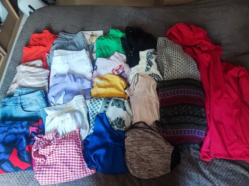 Woman clothes bundle size - woman's,