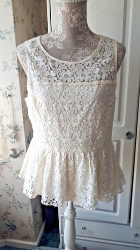 Ladies lace jack wills cream - lace,