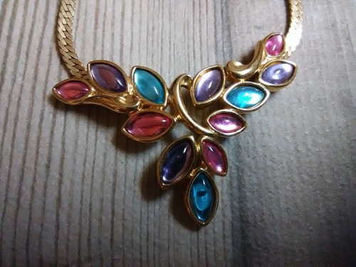 Trifari necklace pink - tm,