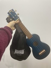 Mahalo Kahiko wooden Ukulele - teal blue
