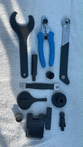 Shimano bottom bracket - bracket, wrench