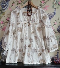 Vintage style cream beige &