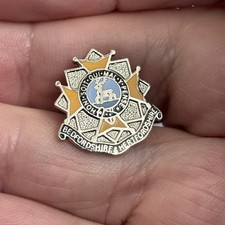 Unused British Army Bedfordshire & Hertfordshire Regiment Lapel /Tie Pin Badge