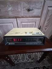 Vintage Sanyo RM 7500 Computer