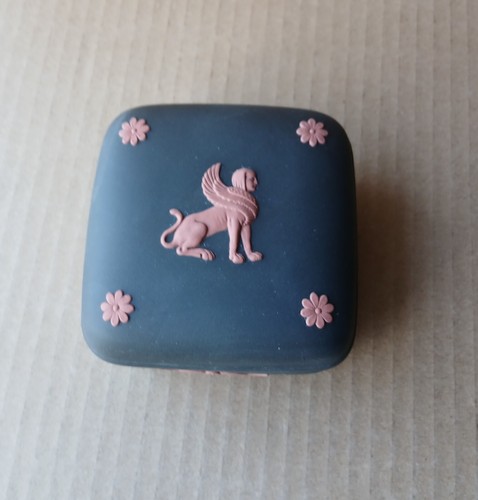 Wedgwood black terracotta - black,