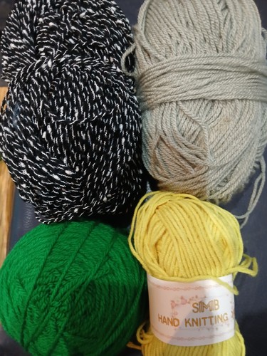 Reducing yarn stash - ,