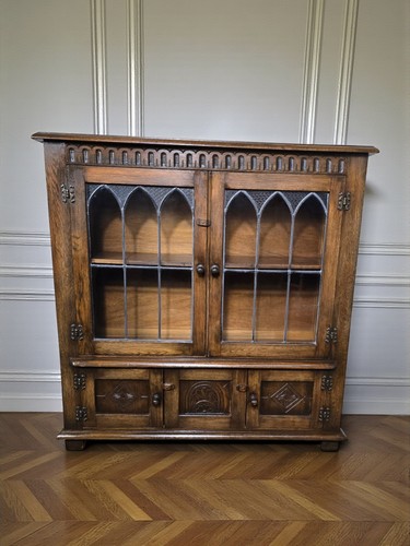 Antique style oak reprodux - antique,