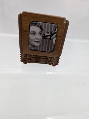 Vintage dolls house - vintage,