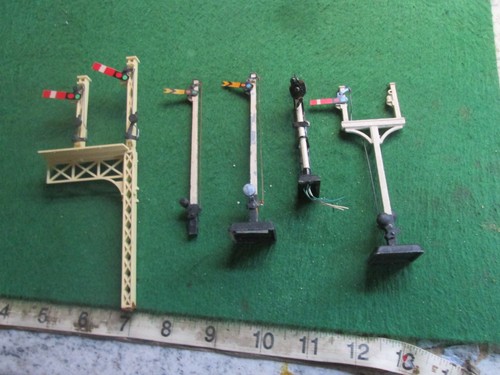 Assorted signal parts oo - assorted, (oo