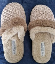 BNWOT LOVELY TAN PRIMARK MEMORY FOAM SLIPPERS SIZE 3/4