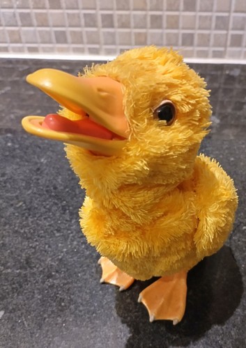 Furreal newborn baby quacking - baby,
