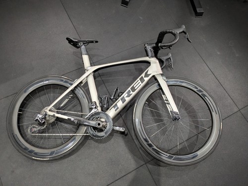 Trek madone road bike 56cm - 9.5,