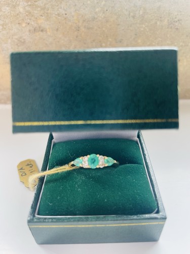 9ct gold ring - gold, emerald