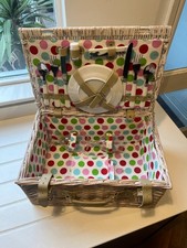 Traditional Picnic Hamper Set