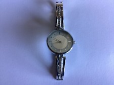 ATTRACTIVE UNUSED LADIES QUARTZ BRACELET WATCH  FITTED WITH NEW BATTERY.