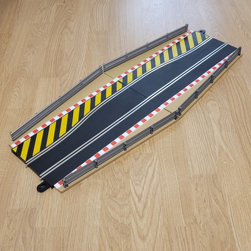 Scalextric c8246 side swipe - scalextric,