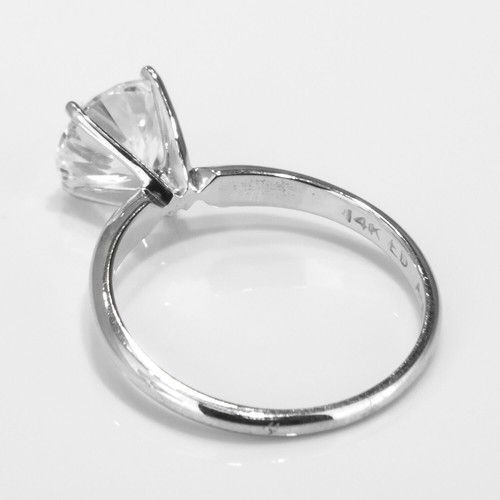 Round cut bridal diamond - cut,