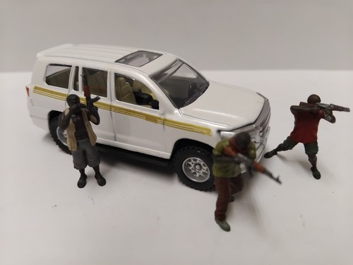 Scale figures and car - figures,