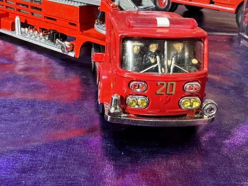 Corgi fire truck ladder - fire,