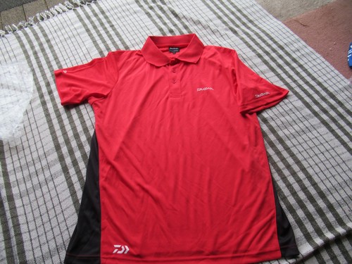 Daiwa red black fishing - red,