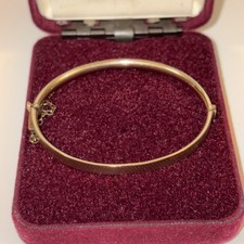 9ct gold child’s bangle with