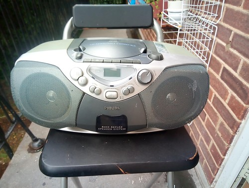 Philips az1080 portable stereo - philips,
