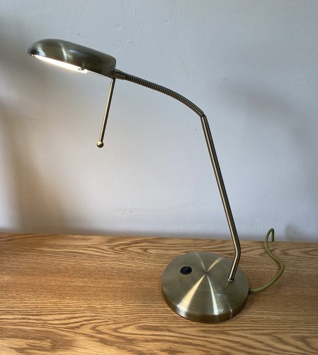 Antique brass coloured angle - coloured,