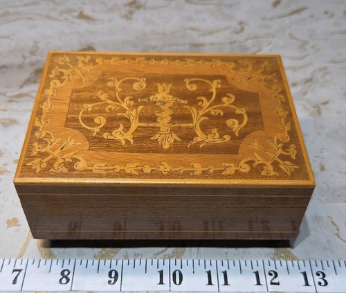 Vintage music box italian - box,