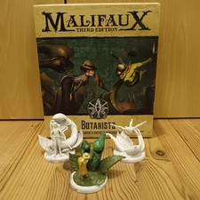 Botanists - Malifaux M3e primed and one base coated with solid colours. 