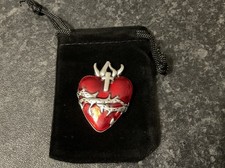 Repurposed brooch, Unique