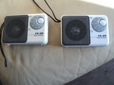 2 VINTAGE RETRO POCKET RADIO MODEL 94-656054 FM/AM RADIO RECIEVER WORKING