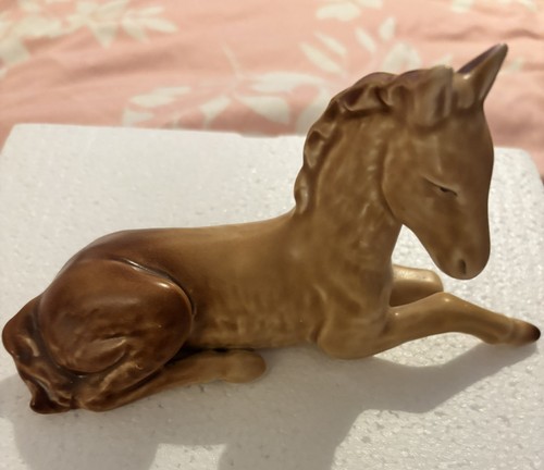 Vintage sylvac horse lying - sylvac,