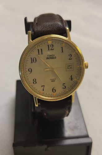 Timex indiglo quartz date - quartz, wr