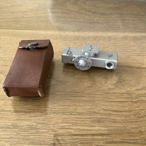 Medis rangefinder with case - with,