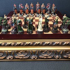 Medieval Times Robin Hood Chess-set of chess men pieces Full Size Board Complete