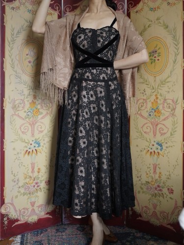 Vintage 1950s black lace - vintage,