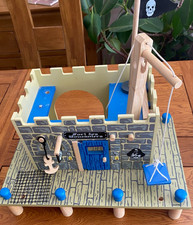 Le Toy Van Wooden Toy - Pirate / Buccaneers Fort