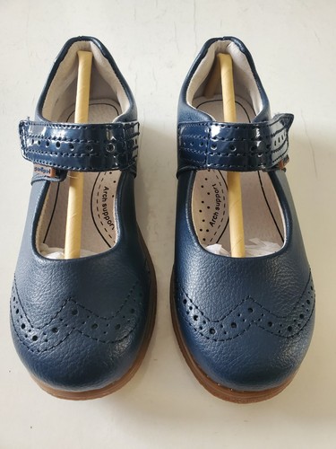 Girls shoes size 5 - size, 10-10.5