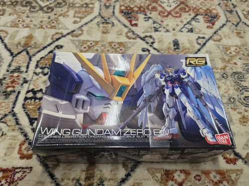 Gundam wing bandai model - rg,