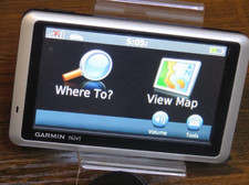 Garmin nuvi 1340 Automotive GPS Receiver with UK and Northern Europe fully worki